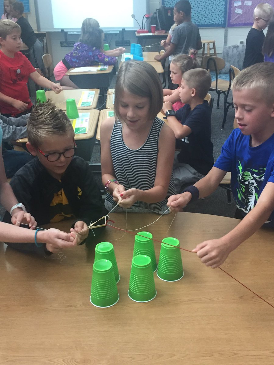 belltami2's tweet photo. Practing team work skills in 3rd grade. #vanallenpride https://t.co/laITinSZ4o