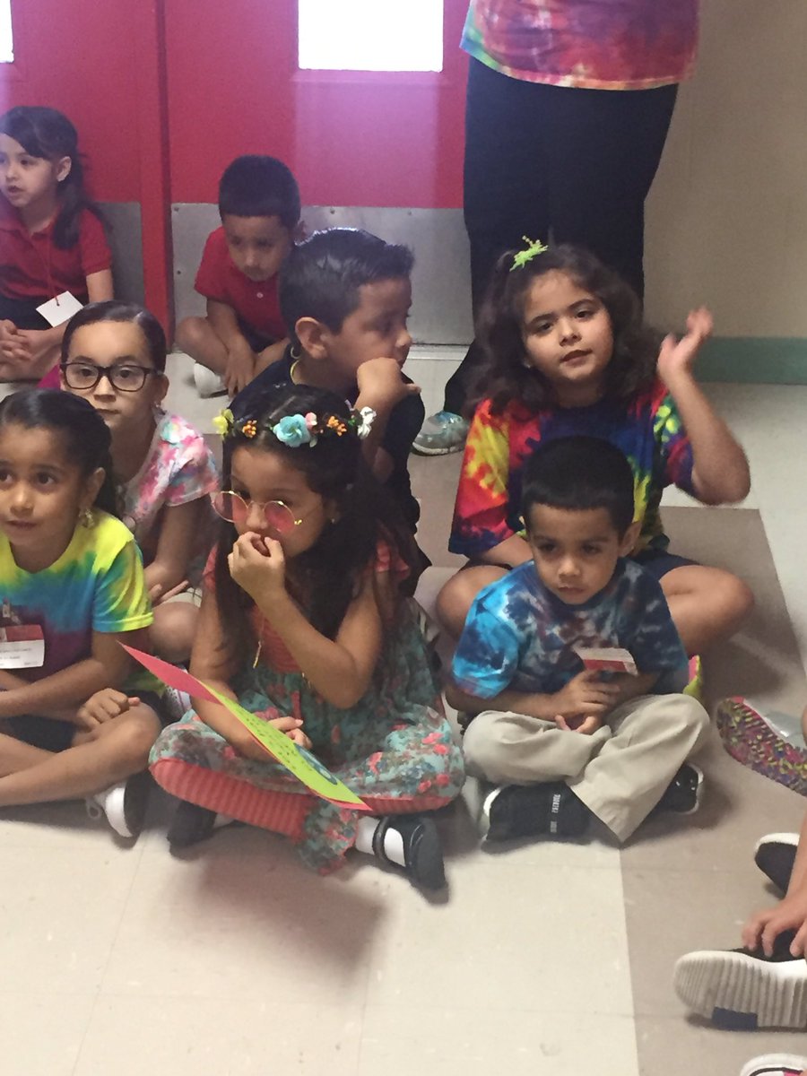 ligardelisd's tweet photo. #peaceloveread #ARkickoff https://t.co/STKUwWZSQG