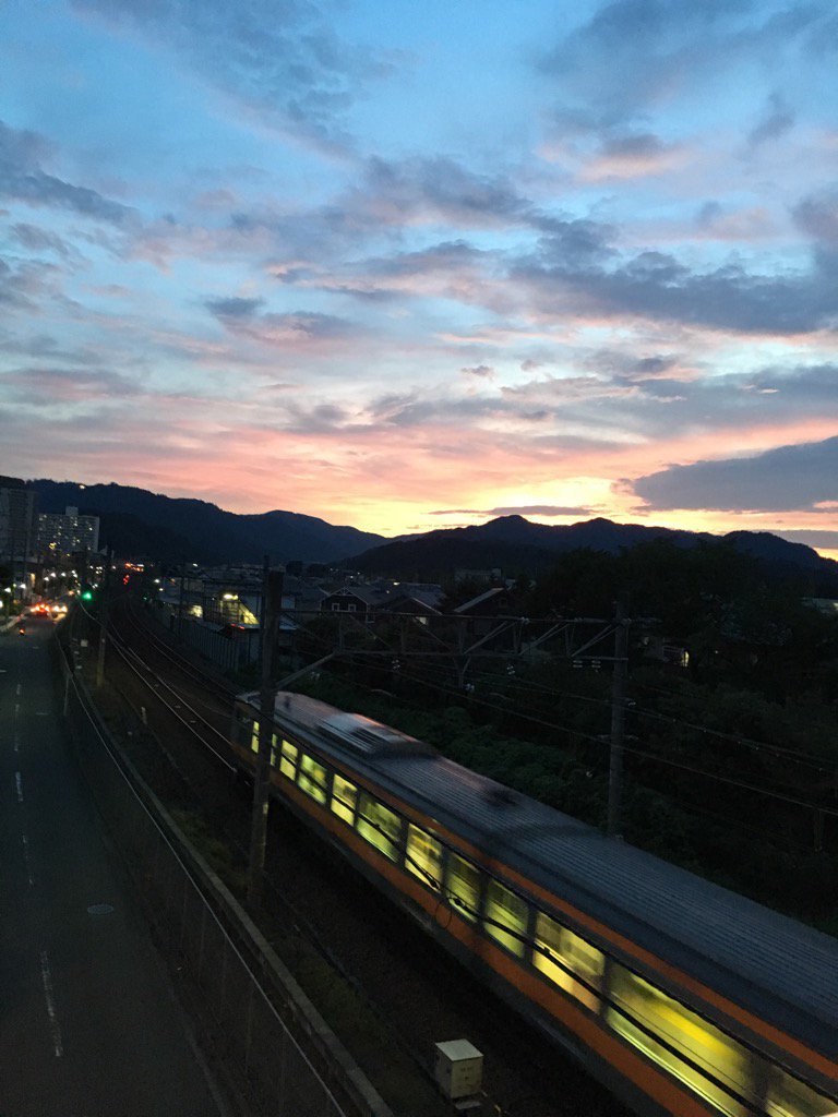 yokolet's tweet photo. Today's sunset, moment of a relief. https://t.co/fFLPWkja8r
