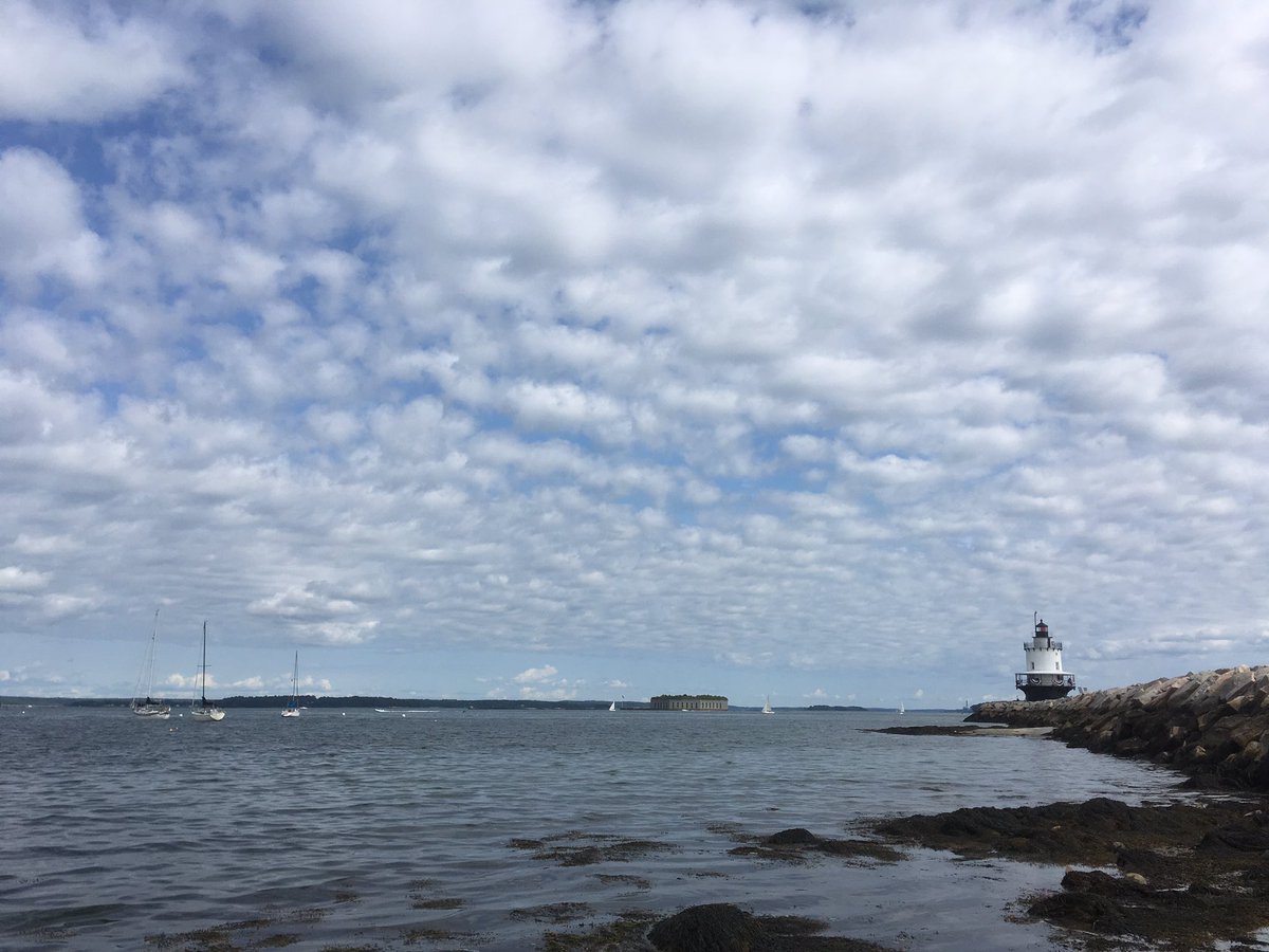 MeteoroloJess's tweet photo. Good morning in Maine 🌤 🌊#seaglass #SpringPoint #helloSMCC https://t.co/2bjUruCzIF