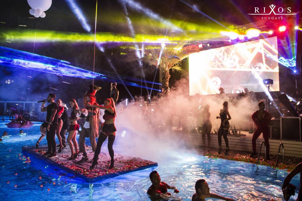 RixosSungate's tweet photo. Amazing Pool Party #amazingpoolparty #party #poolparty #event #concert @BURAKYETER https://t.co/cAkB48gD6s
