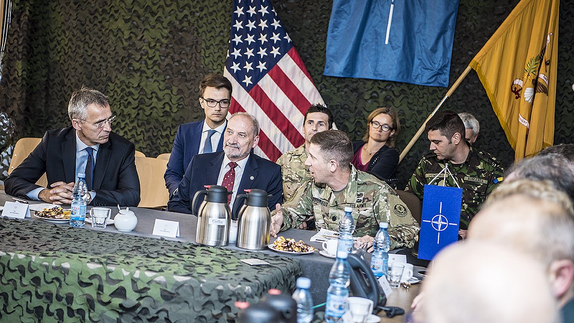 MON_GOV_PL's tweet photo. Wizyta #SekGen @NATO @jensstoltenberg i min. @Macierewicz_A w 
@BG_Poland_eFP: https://t.co/LOChLRWV9g
#WeAreNATO https://t.co/BJTD3aC2FM