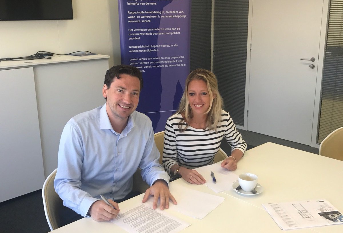 Yes, weer twee nieuwe gelukkige bewoners erbij die gaan huren in Floor. fris.nl/nieuwbouw-hure… #nieuwbouwinamsterdam