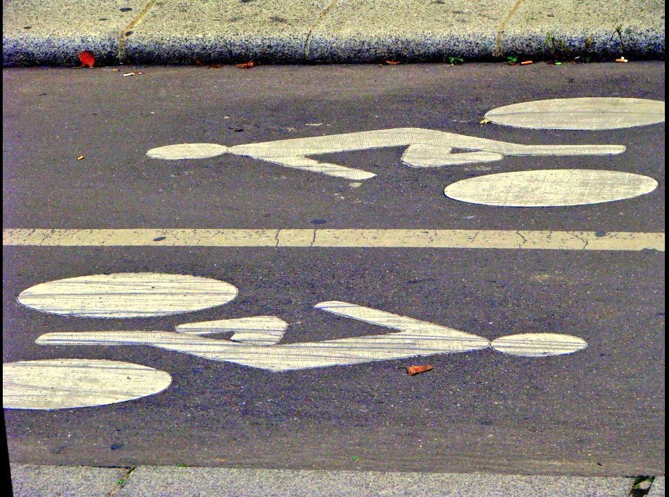 சாலை இரு மருங்கும்Cycle மட்டுமே!உங்க பளபளா Maserati Car எல்லாம் ஊருக்கு வெளிய ஓட்டிக்கோங்க!:)Amsterdam டா!