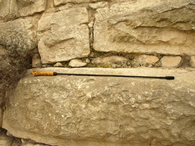 BDSMattributes's tweet photo. Old. Carved wooden handle, #ridingcrop terminating in thin, flexible plaited tress #bdsmattributes #bdsm #spanking https://t.co/d89DFRZsUr https://t.co/YNmc5xsuey