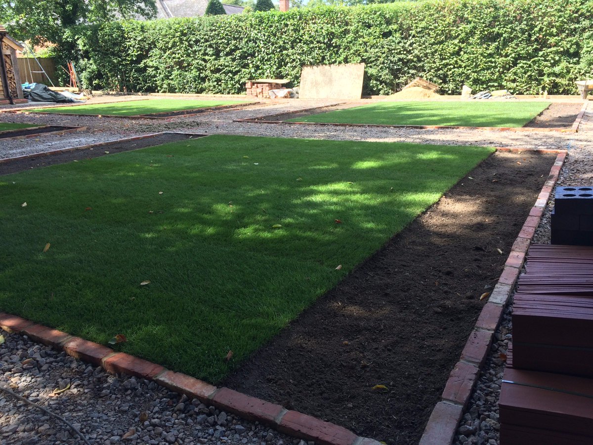 joinusoutside's tweet photo. One of our latest projects coming together nicely thanks #TrendstoneBuildLtd Spot the place for @davidharber water feature?
#joinusoutside https://t.co/GmpGbjfhtN