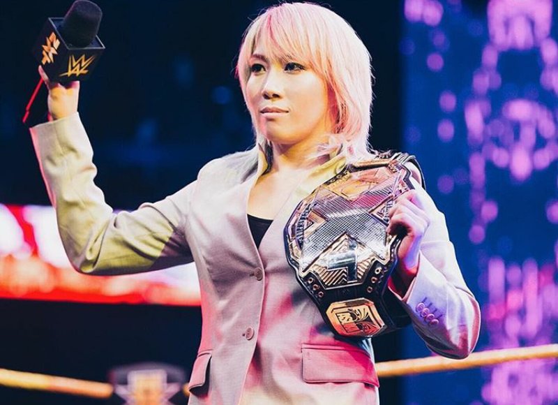 AlqPons's tweet photo. Asuka washes her title from her damage to her injuries for 3 or 8 weeks https://t.co/zV5g5TboBH