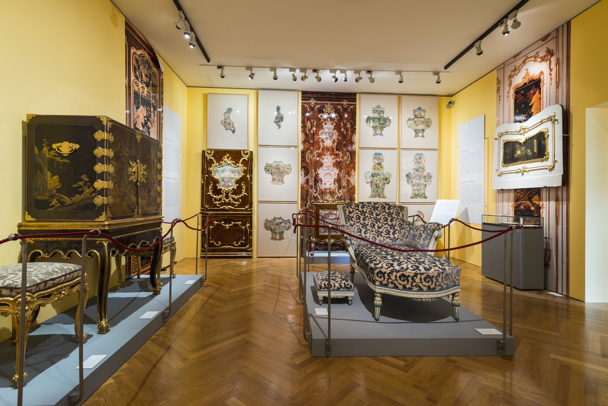 moebel_museum's tweet photo. Ein Hauch von #schönbrunn findet sich im Bereich der Ausstellung, die d. mariatheresianische Rokoko zeigt. https://t.co/oZy0V6U4G9 © Knaack https://t.co/tQGjGp72Mw