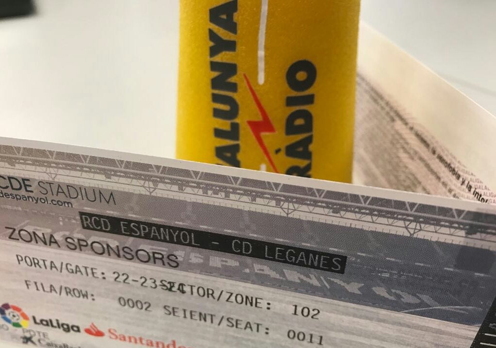 totgira's tweet photo. ⚪🔵 RT i FOLLOW si vols una entrada doble per a l'Espanyol-Leganés de diumenge! #RCDE Bases sorteig: https://t.co/CTsST6Xepn https://t.co/lD2S3bTH0P