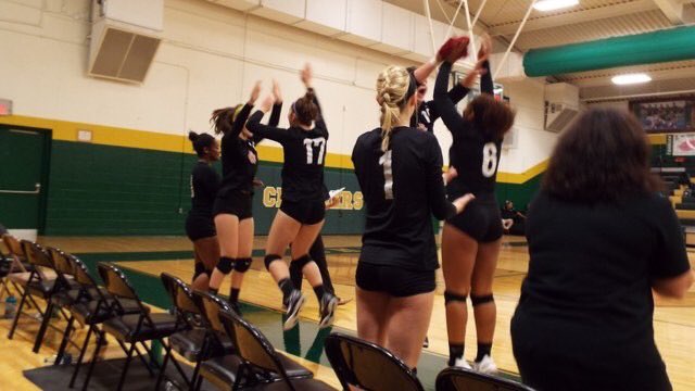 CRHS_VB's tweet image. While we lost last night&apos;s first conference showing verses Northwood in a 3-1 match, we did not loose our vision or enthusiasm. #OurPack