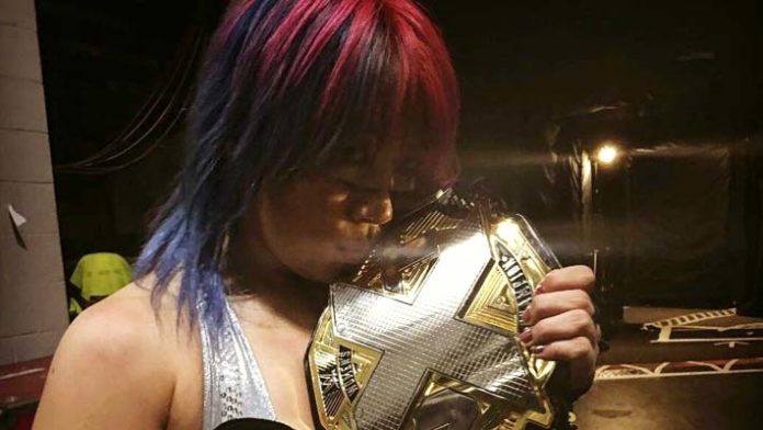 AlqPons's tweet photo. Asuka behind the scenes talked to one of the wwe they said they would either lead or raw or smackdown even nxt champion https://t.co/bab44TJXBN
