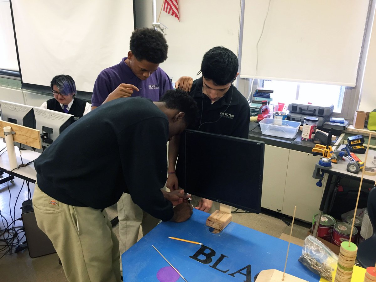 EqMeasure's tweet image. “How one Chicago high school turned the corner using full-time internships” buff.ly/2wK8e7D by @chrisberdik, @hechingerreport