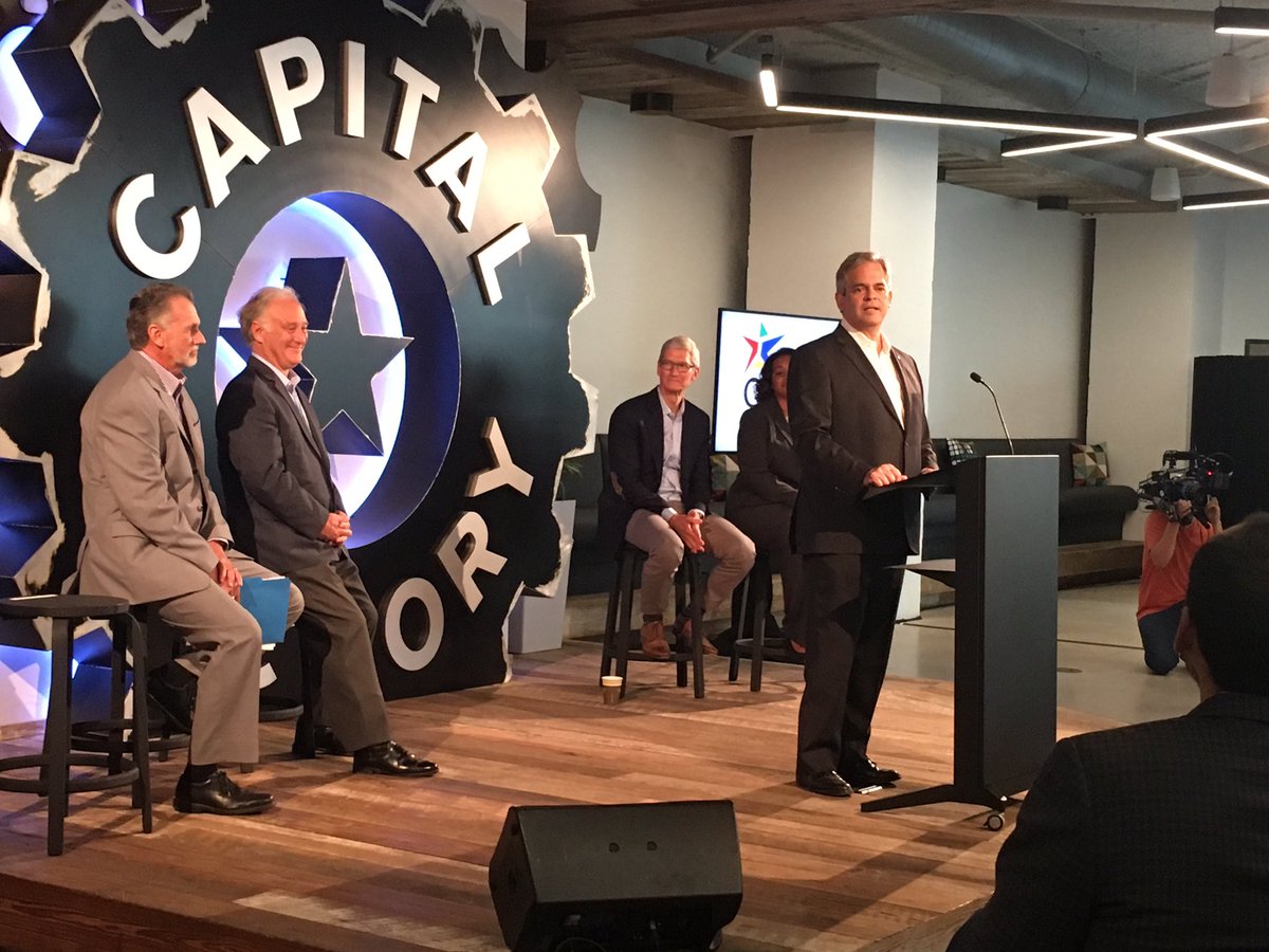 Shakeelr's tweet photo. @MayorAdler at his witty best welcoming @tim_cook at @CapitalFactory #TimCookinAustin https://t.co/mVUAAAL0eU