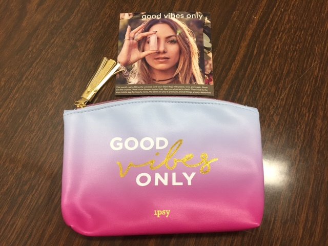 playing_makeup's tweet photo. August Ipsy Glam Bag #IpsyVibes https://t.co/WIbL5bA9dI https://t.co/RwLTtgRRqP