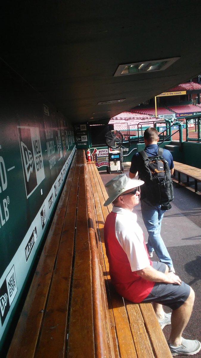 2hitgameBSD's tweet photo. Rays Dugout at Busch Stadium. https://t.co/Bt9YMBpOg1