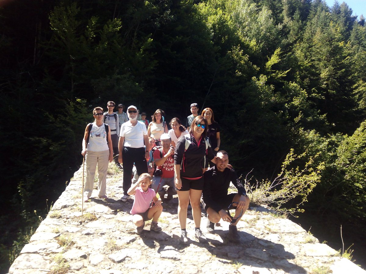 alurte's tweet photo. Apuntate a la #excursionguiada del proximo #lunes y aprende sobre avalanchas #montañero #canfranc @alurte https://t.co/UTcJN3HJsR