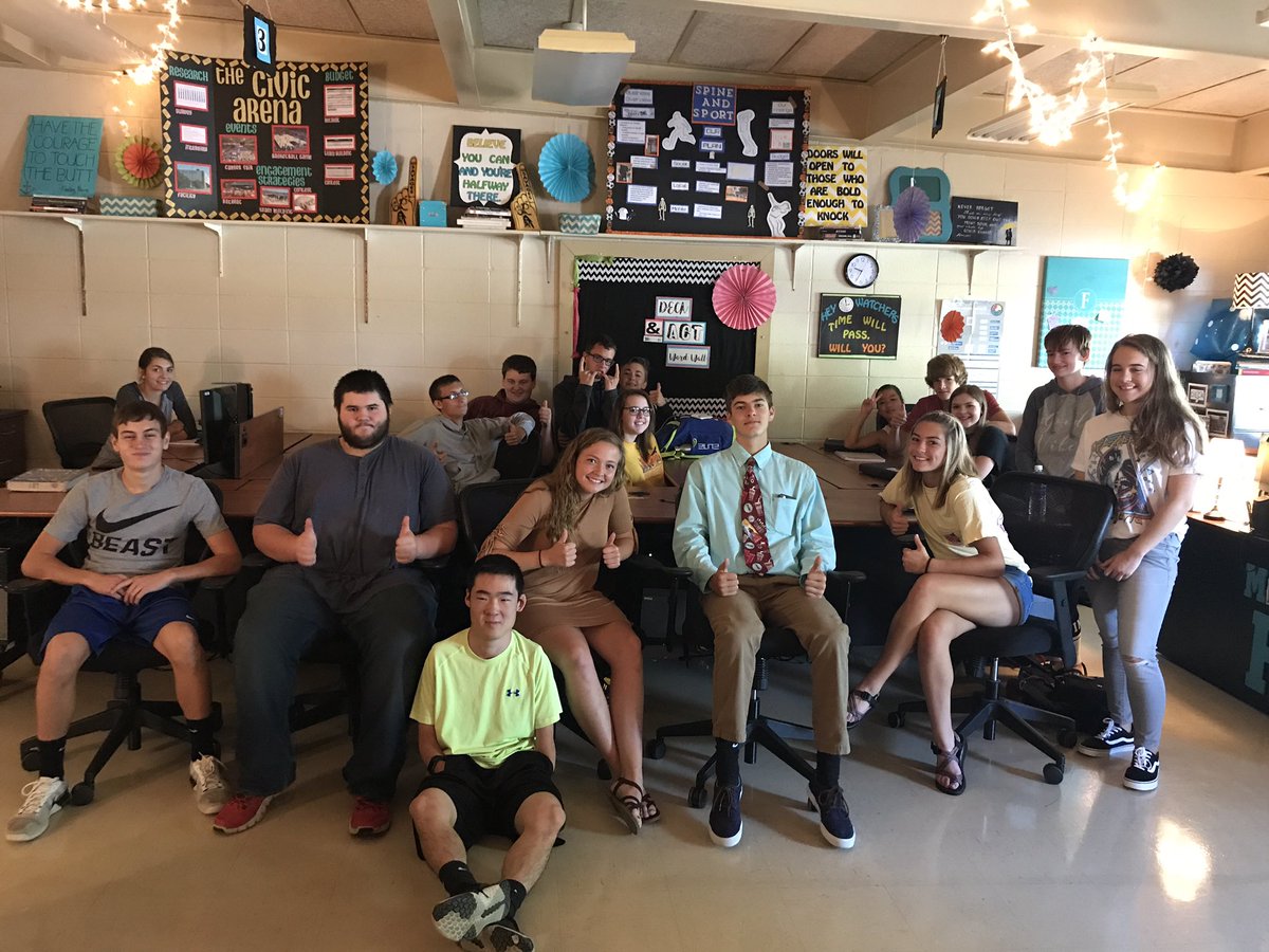 mrs_efisch's tweet photo. Yay! It's DECA Day! @SavannahMODECA #MODECA #SHSProud https://t.co/D2QPgoWngK