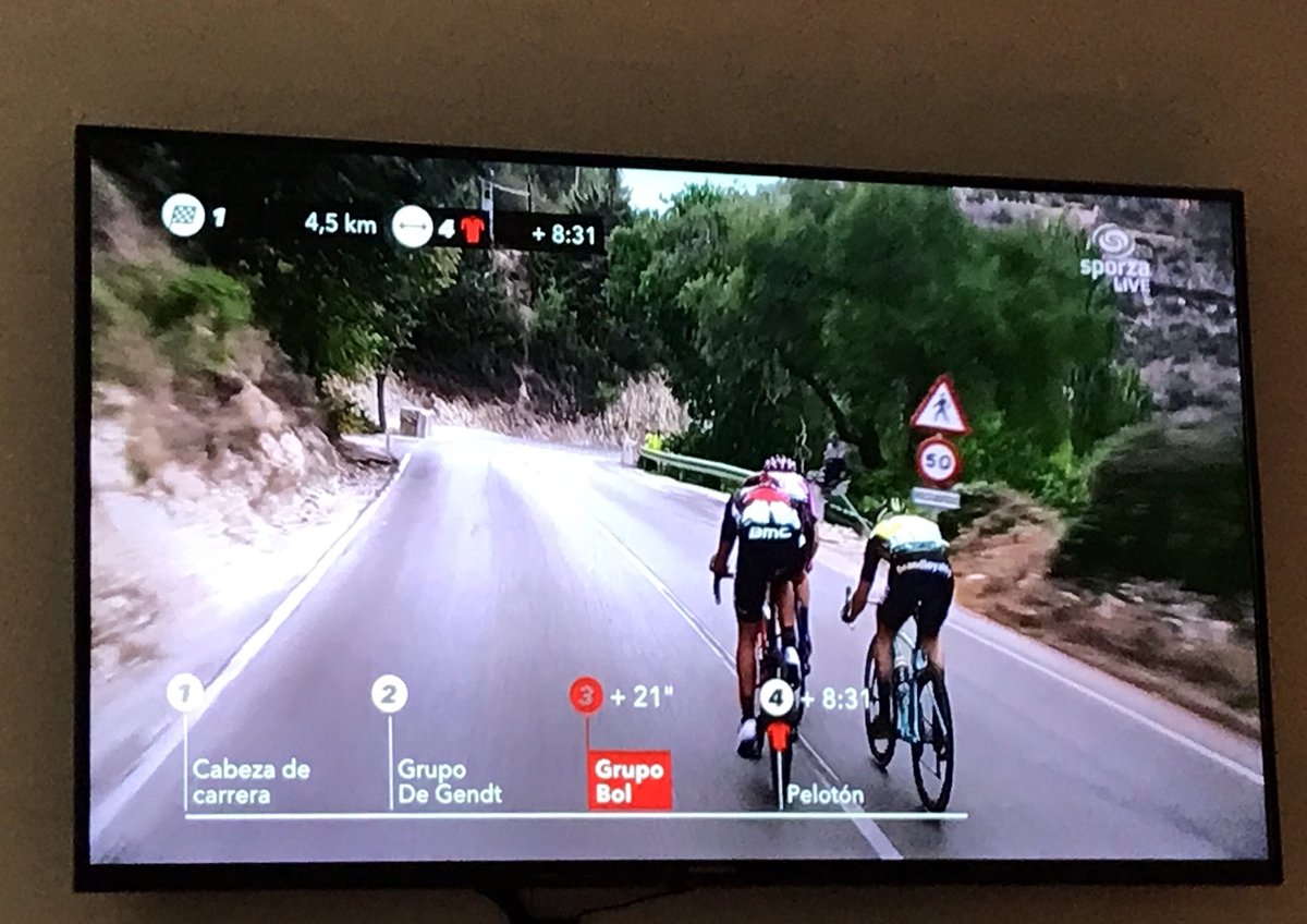 Twee worldtour renners en eentje van de roze limonadeploeg maar het is gewoon Grupo Bol. 🤣👍 #PlataOPlomo