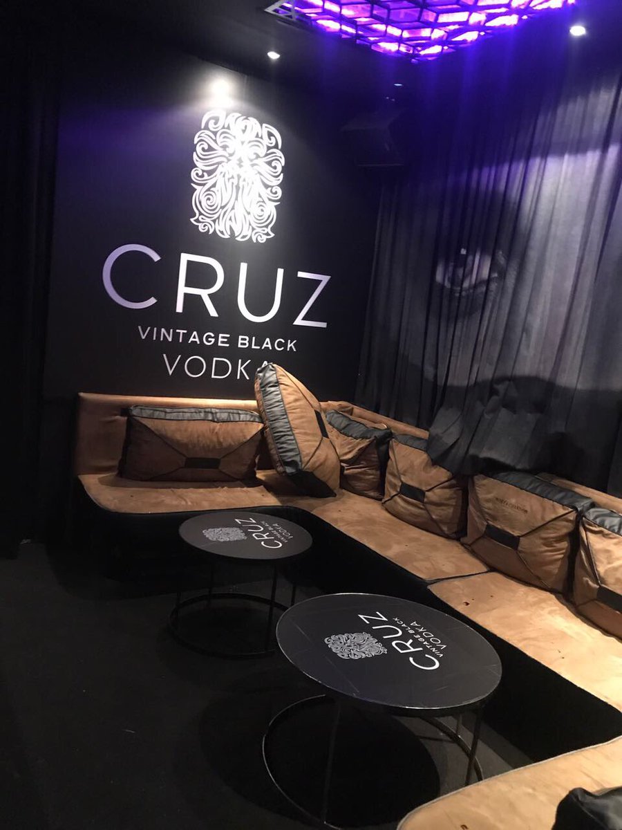 Cruzvodka's tweet photo. Setting up for Tonight @Harem_Rosebank @KONG_urban #Jozishutdown #Kongcert 🔥‼️@DJTira @akaworldwide 🍸🍸 https://t.co/mFTOB60RLa