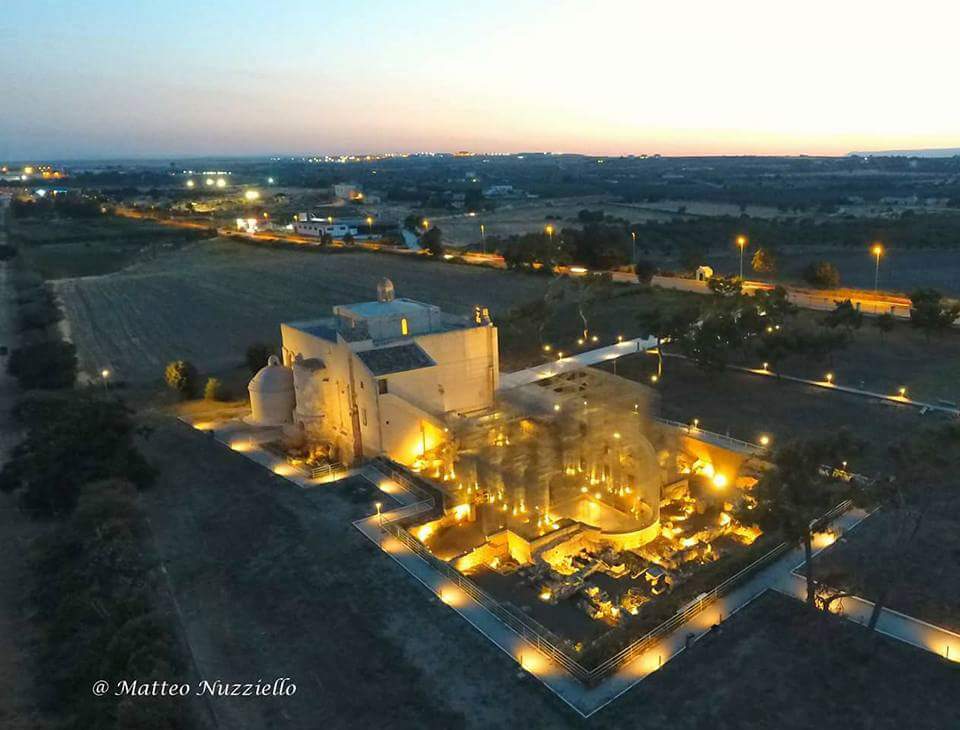 É la notte di #ArgosHippium il Premio per i figli di Capitanata che si affermano nel mondo. A #LeBasiliche di #Siponto tra gli ospiti #Raf