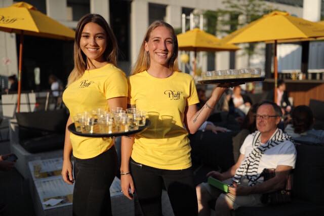 Venez faire un tour à la terrasse <a href="/PfaffWines/">Pfaff</a> pour y déguster un bon vin et les savoureux cocktails d’<a href="/atelierssaveurs/">Ateliers & Saveurs</a>! #FMD17 #pfaffwines