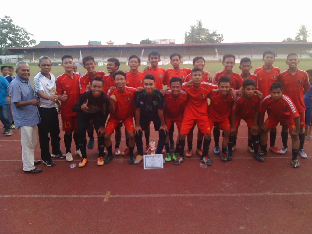 Selamat! SSB Tri Lomba Juang juara LPU-16 Piala Menpora 2017 Prov Jambi <a href="/imam_nahrawi/">Imam Nahrawi</a> <a href="/Deputi3Menpora/">Deputi 3 Kemenpora</a> <a href="/asdep_ordik/">AsdepOrdik Kemenpora</a>