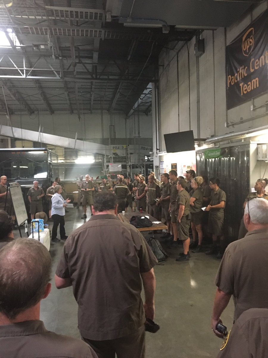 Pacific Drivers ready to Rock N Roll and find some Canada Leads!!! @paulevansups <a href="/NorthwestUPSers/">Northwest UPSers</a>