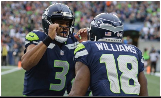dkseattle's tweet photo. #12's It's the day! It's the day!! It's the day!!! And Happy Blue Friday! 💙💚👍🏼🏈 #GOHAWKS #GoGetEmHawks https://t.co/DwZq88Qqst