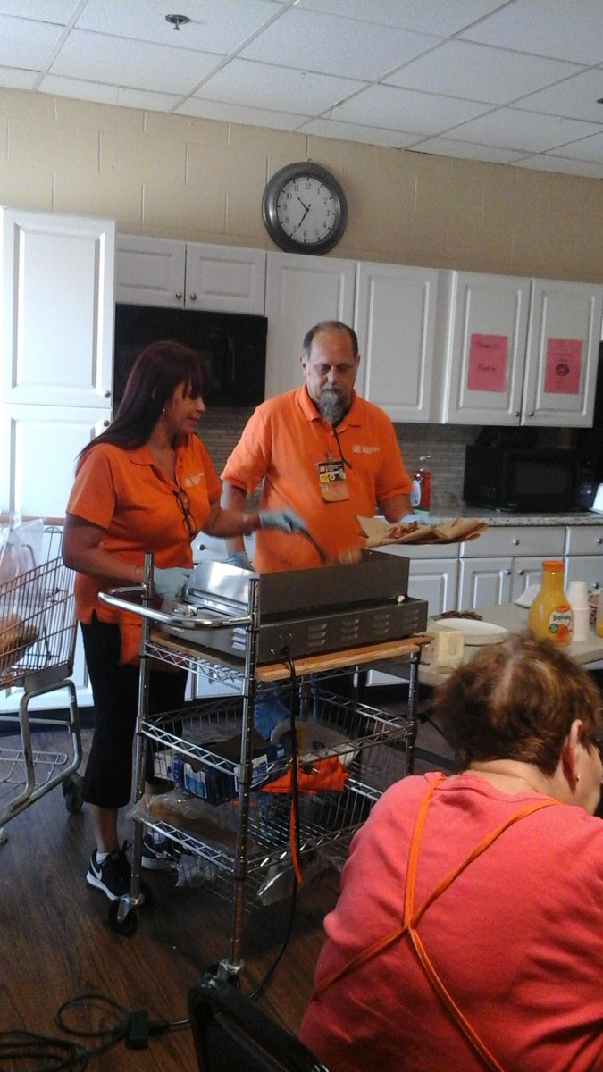 met6202's tweet photo. MET Partnership Event, The Real Orange 6202 https://t.co/8y1G08AbJu