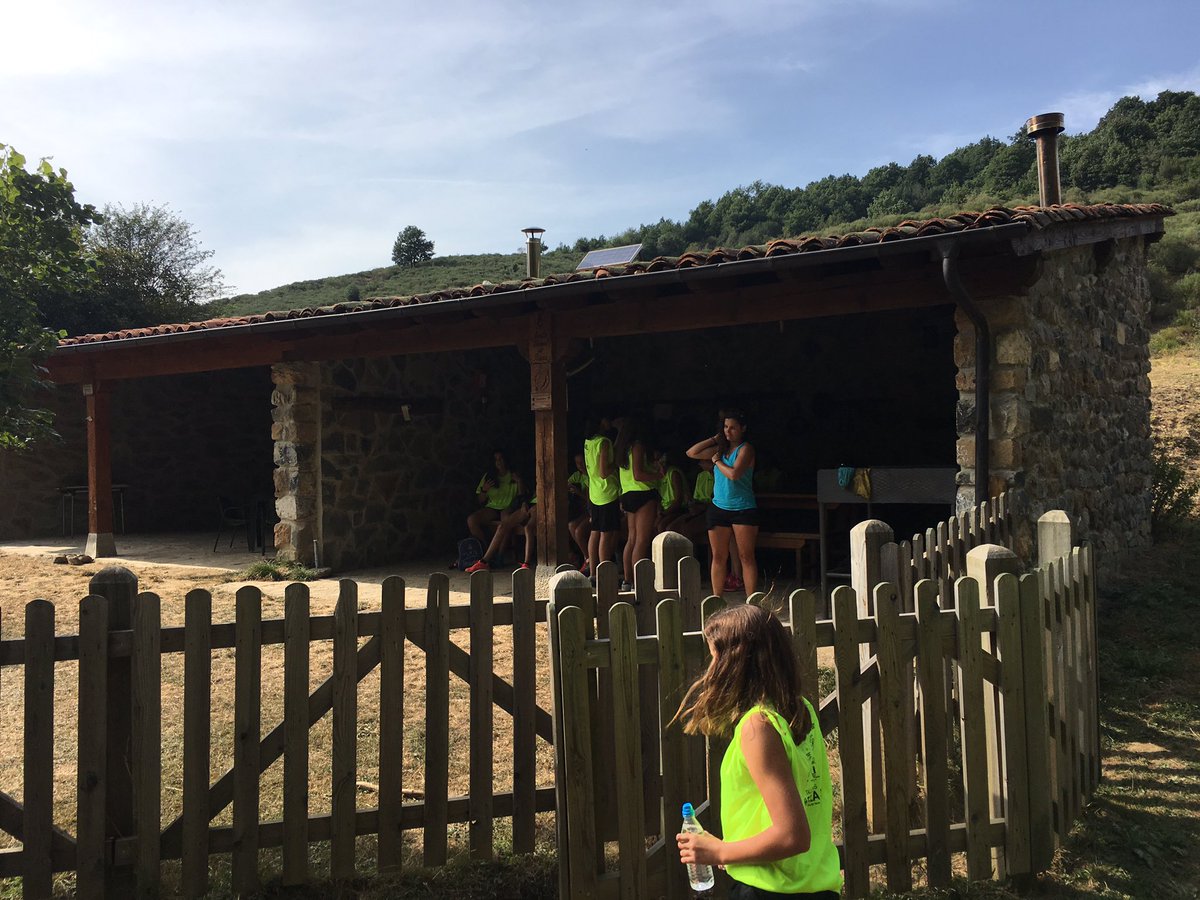 campuspicos's tweet photo. Senderismo 02/04 en Picos de Europa https://t.co/ZFPZn2RIPn