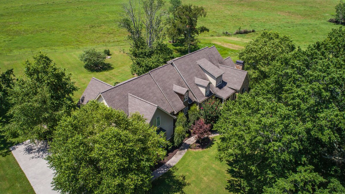 burttina's tweet photo. Wonderful home in Rainsville, AL located on Sand Mountain! check it out https://t.co/59Wdo0h9ER  or call 256-996-3779 #ohr #fpre https://t.co/5XTQx0LSjC