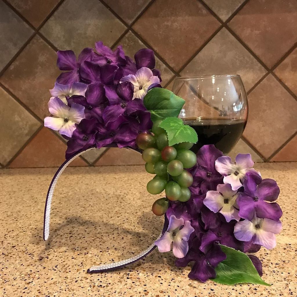 StudioTen16's tweet photo. I have my mom all prepared for her visit during Epcot's food and wine festival! Just add wine🍷🌮🍣🍗
.
.
.
.
#disney #disneyart #disneyears #m… https://t.co/BwfwTFnmAh