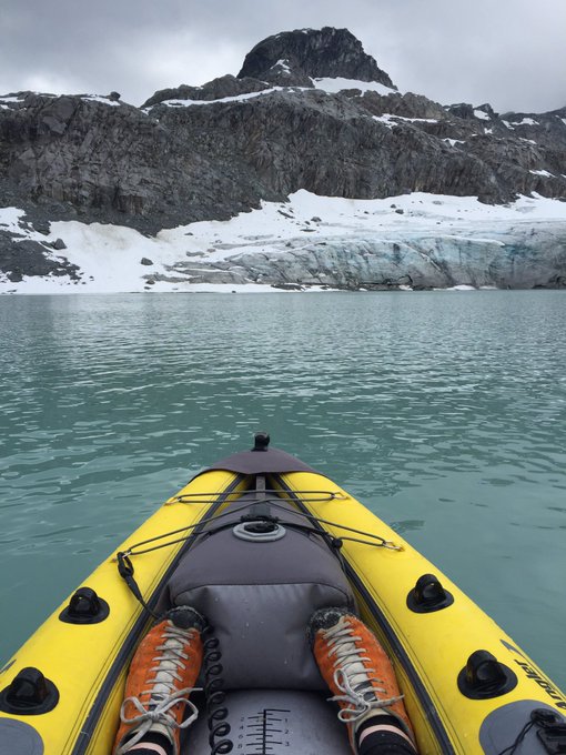 Glacial lake kayaking https://t.co/4InSyU5yY6<a href="/tag/trumpkin"class="tags"><span>#trumpkin</span></a>