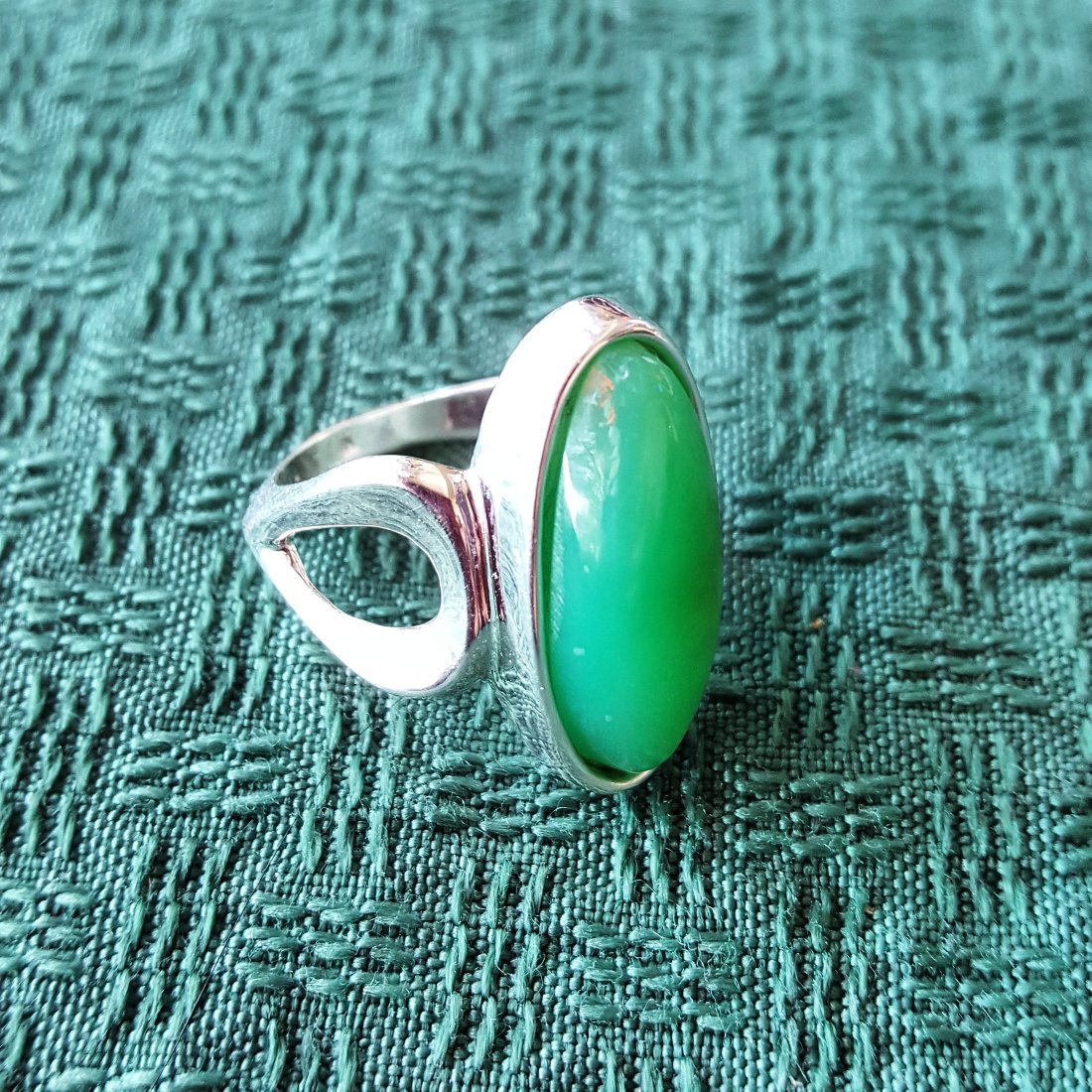 Meeting with my Gem Guru to discuss the (custom &amp; hand cut) stones possibilities for this gorgeous new ring coming down the line.