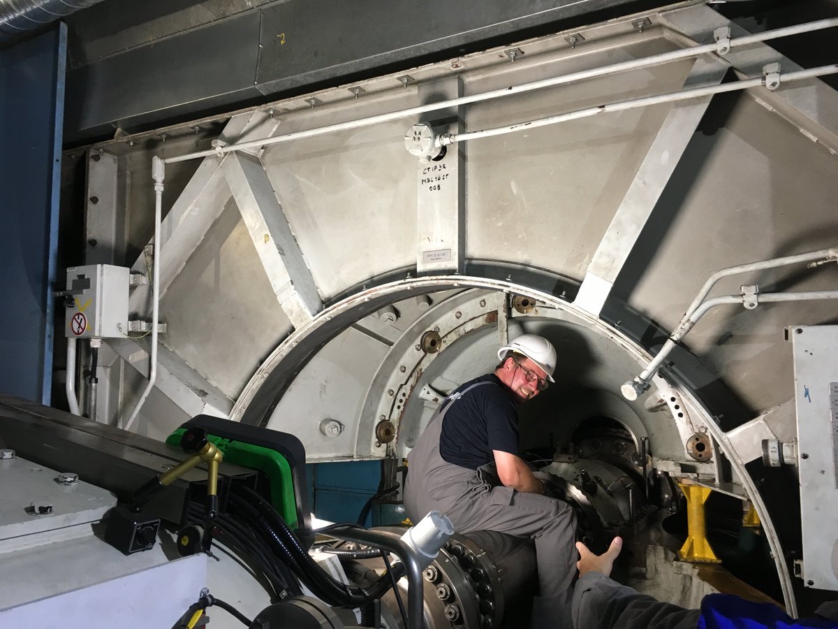 veltec_services's tweet photo. Heute Fotoshooting für Turbinenservices mit Team Vockerode, tolle Arbeit Jungs! #turbines #Turbinenrevision #Gasturbine https://t.co/ug8fQw3opF
