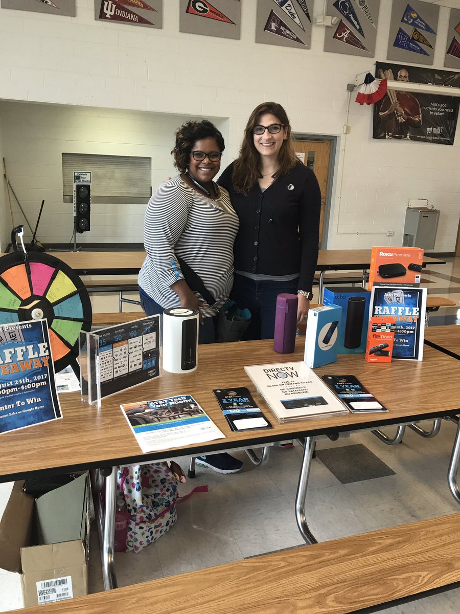 Working the leads!  Winning locally @ Lowes Grove Magnet School of Technology <a href="/DeeAli83/">RealtorDeeAli</a> @XFactor_Raleigh <a href="/jd4180/">John Denning</a> @MidAtlantic1860 <a href="/404girl/">Betsy Francis</a>