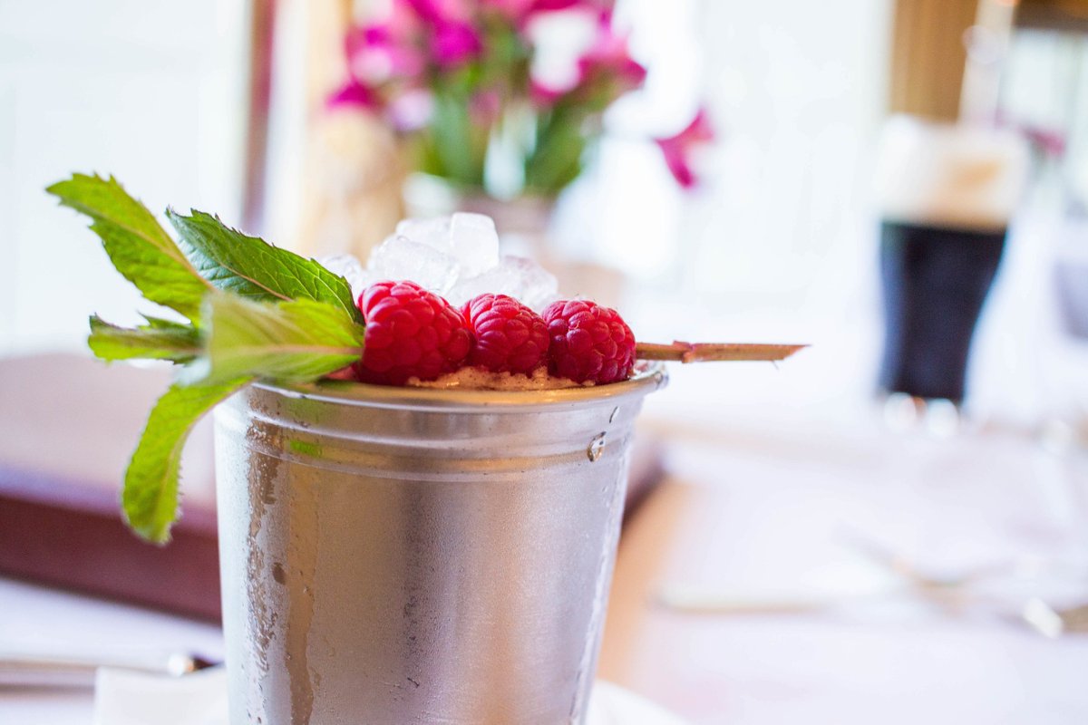 Mmmmmm... Strawberry &amp; Mint Julep.. just ask for the special #FridayFeeling #Weekend #Cocktail 😍🌸🍹 -  📷<a href="/SFunkyTravel/">SarahFunky</a>