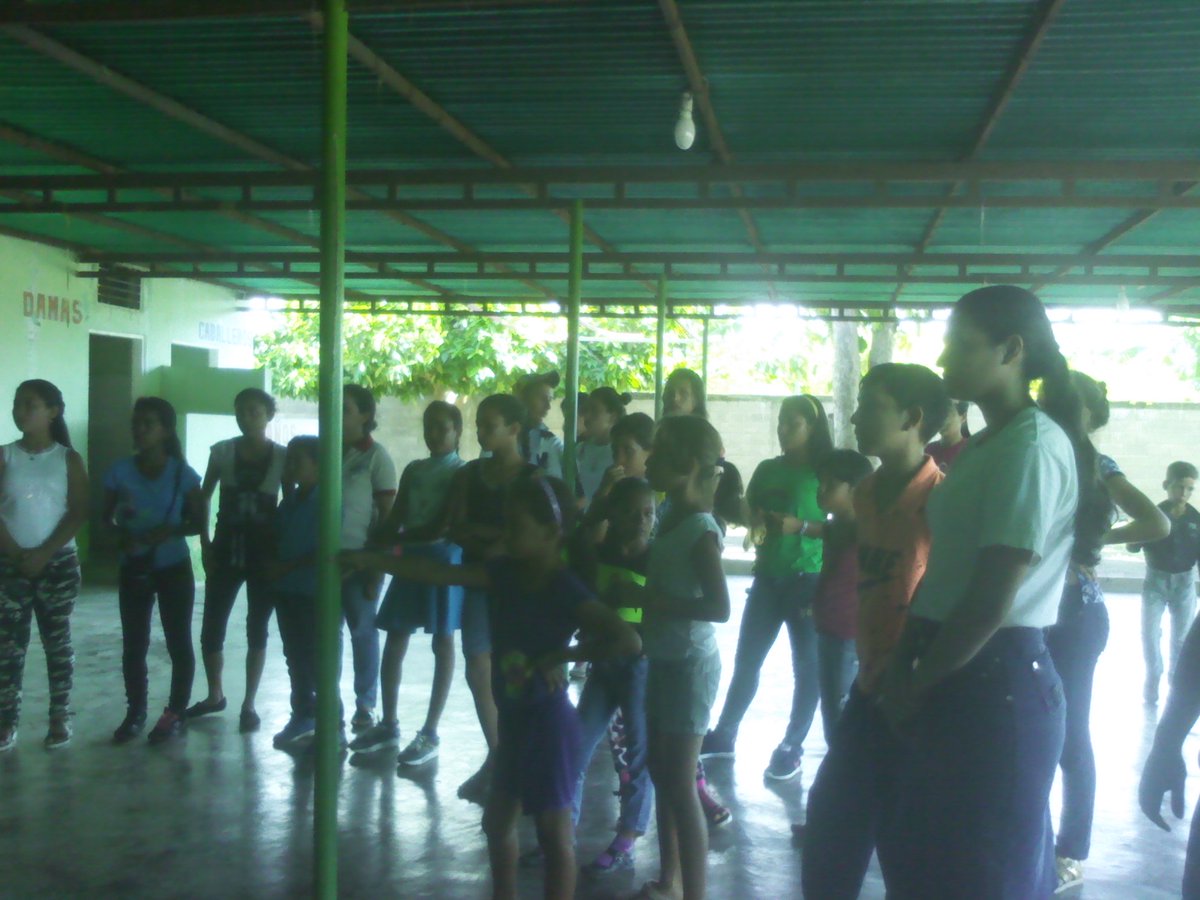 sccbittrujillo's tweet photo. Tutoras CBIT presente en Actividades Recreativas en el #PlanAgostoEscuelasAbiertas Mcpio Andrés Bello @Fundabit @RCcbit_trujillo https://t.co/iI0AeMHcEI