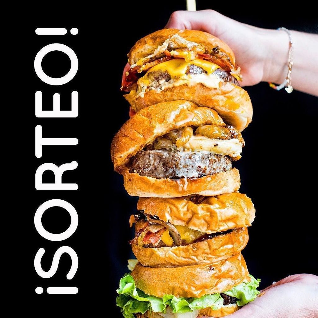 goiko's tweet photo. ¡El mejor lugar es donde haya GOIKO! Esta vez en la #GOIKOTOMBOLA REGALAMOS 5 BURGERS!!! 🍔🍔🍔🍔🍔 1 burger en cada ciudad en la que estamos: M… https://t.co/JFVcYSI0dy