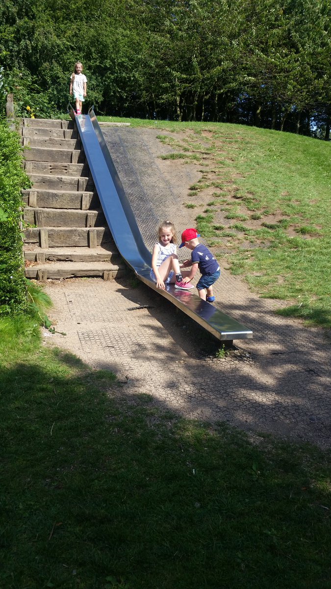 sazzleleath's tweet photo. #parklife #kids #lovethem https://t.co/hbKBISEh0X