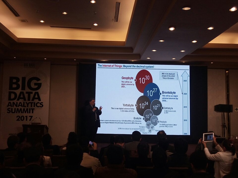 ronaldbarzolape's tweet image. En 3 años vamos a hablar de #brontobytes y #geopbytes! #BigDataSummit2017