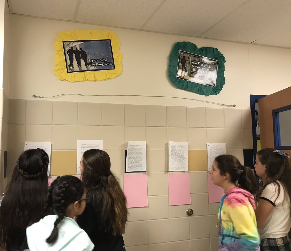 msjenroberts's tweet photo. #sulsprisd #sulsprms writing about our roles in classroom- essays not identified- students guessing whose is whose 🤔😳 https://t.co/okT2fgAKhh