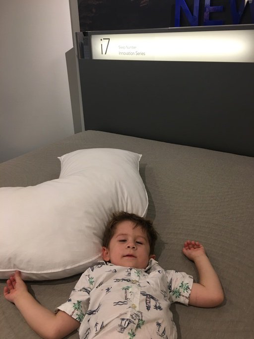 _PrincessLilo's tweet photo. #ad My 3yo ready to nap on i7 #mysleepnumberstore. Got a free pillow from #smiley360! https://t.co/VJQ6nGlbdx https://t.co/cvYVRI8fVh