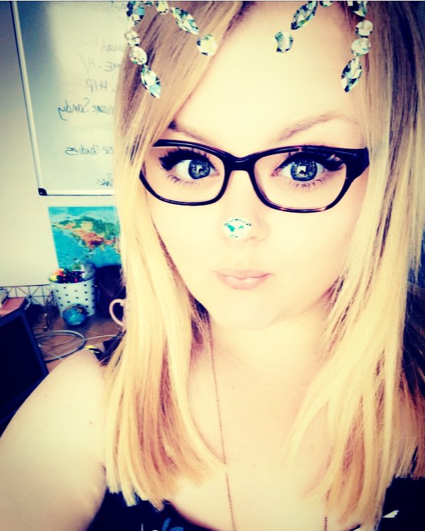 missgeog92's tweet photo. When you've been reading hundreds of pages of articles all day.. Snapchat selfie break😂now to raid the fridge #helloprocrastination #pgce https://t.co/FSgzvxNRIH