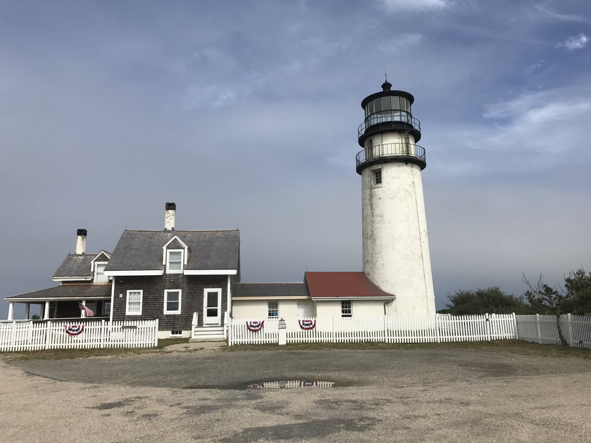 aojwFL_BFC's tweet photo. As part of New England @artisthopper pilgrimage @WoottonKaren visited iconic #HighlandLighthouse aka #CapeCodLighthouse in #Truro he painted https://t.co/bggnAb3KvK