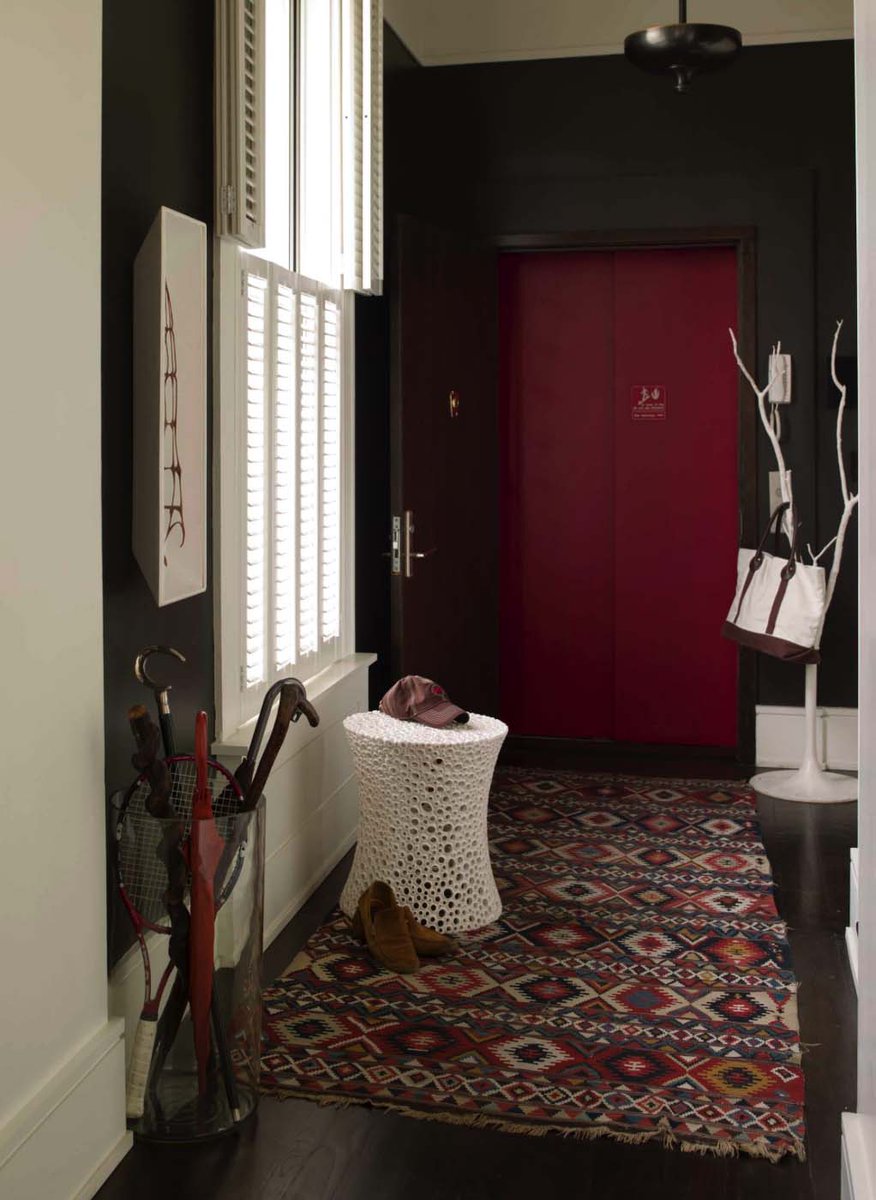 ReinaNovoa1's tweet image. This stylish #lofthome has a bold and classy #homedecor.  cpix.me/a/29979411