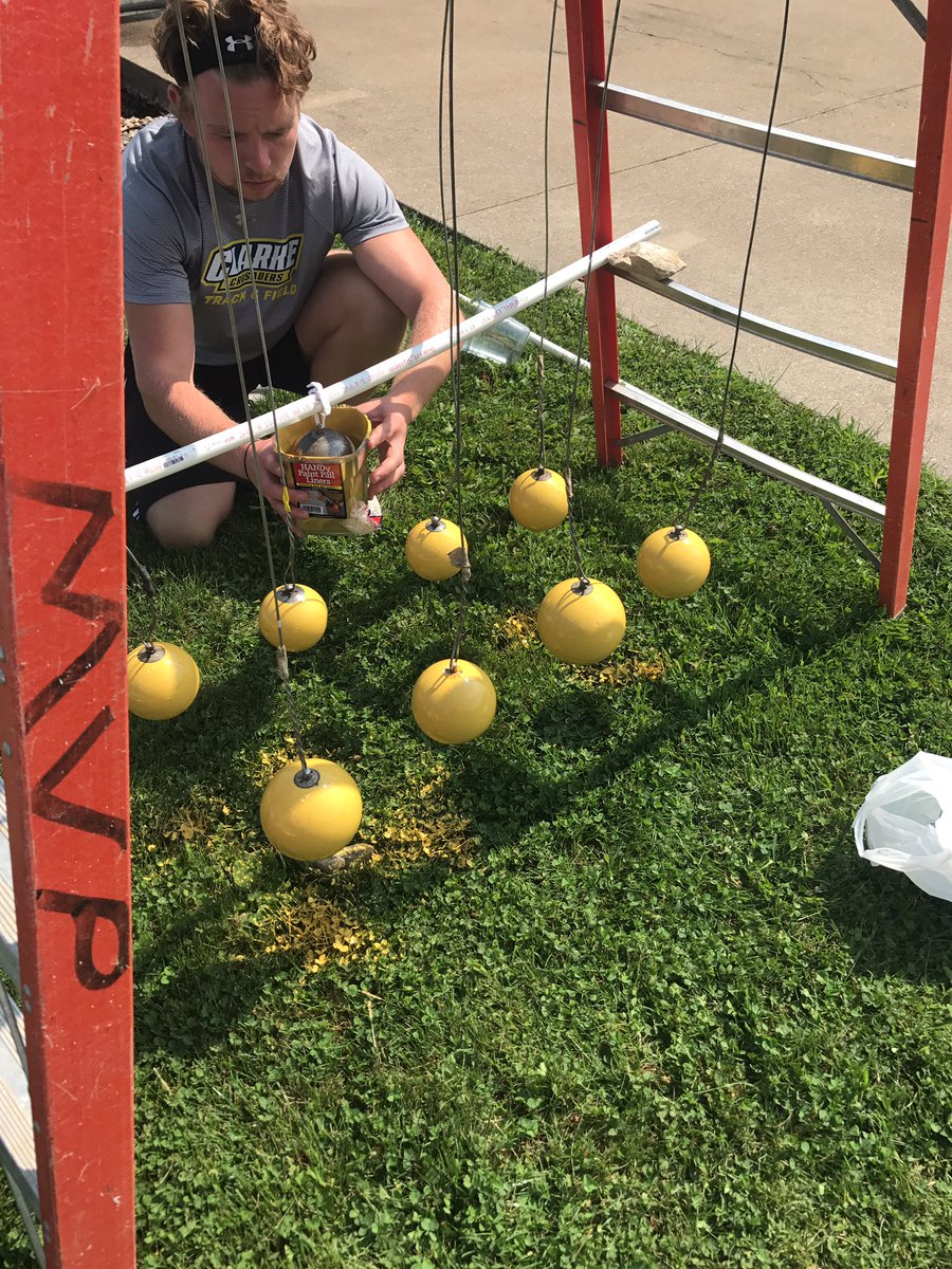 CUTFXC's tweet photo. Getting ready for fall throwing season with a little paint job. #HammerTime #CUTF #iCUthrow https://t.co/Cc4fQsAU2Q