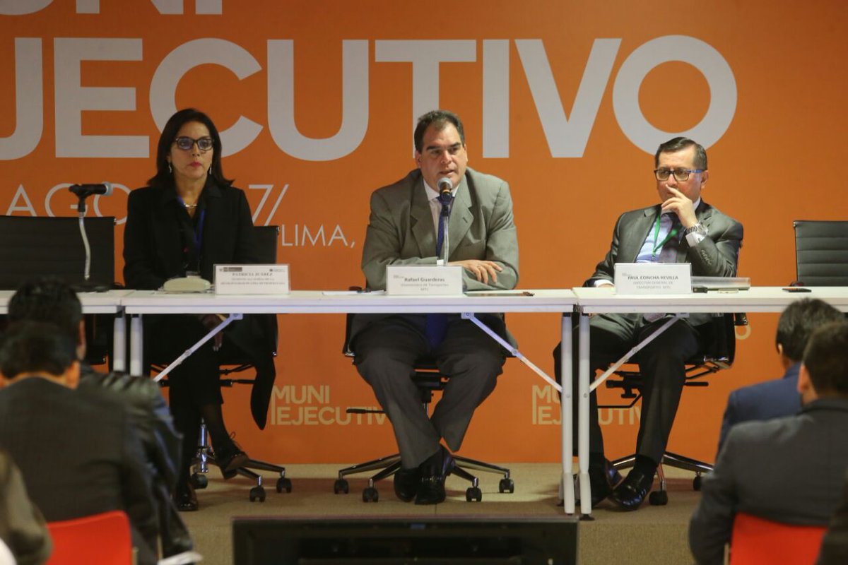 MTC_GobPeru's tweet photo. #MuniEjecutivo
Viceministro de Transportes, R. Guarderas: Estamos socializando el Proyecto de Ley de la Autoridad de Transporte Urbano #ATU https://t.co/S0pvFJijc2