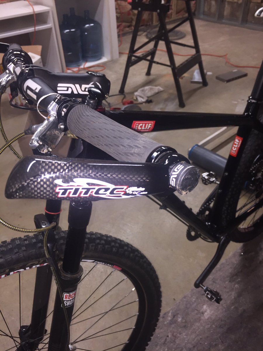 DeanTri3's tweet photo. Fashion be damned. 🕺 Breaking out the ol' bar-ends for #xterra #sleepinggiant 🤘 Do these pants make me look fat-tire? https://t.co/SXqZ0uslWc