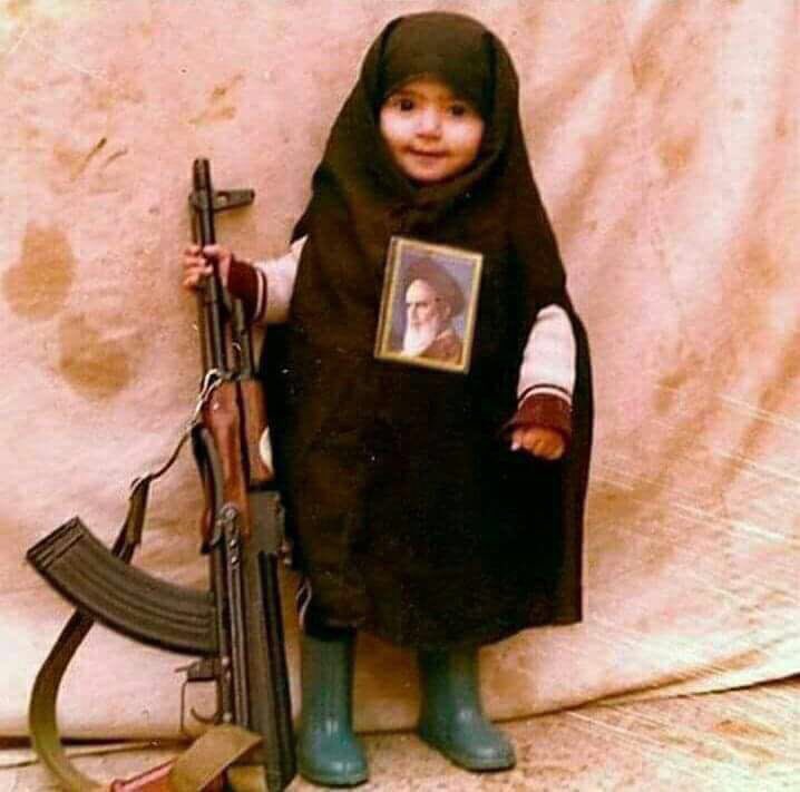 nqyp313's tweet photo. سنربي صغارنا من نعومتهم على مقاومة الأحتلال، نحن أمة تنتهج بقادتها ،وكما قال القائد الغسرة :يجب أن يكون في كل بيت بندقية| #كلنا_سرايا_الأشتر https://t.co/L0wlkDChzm